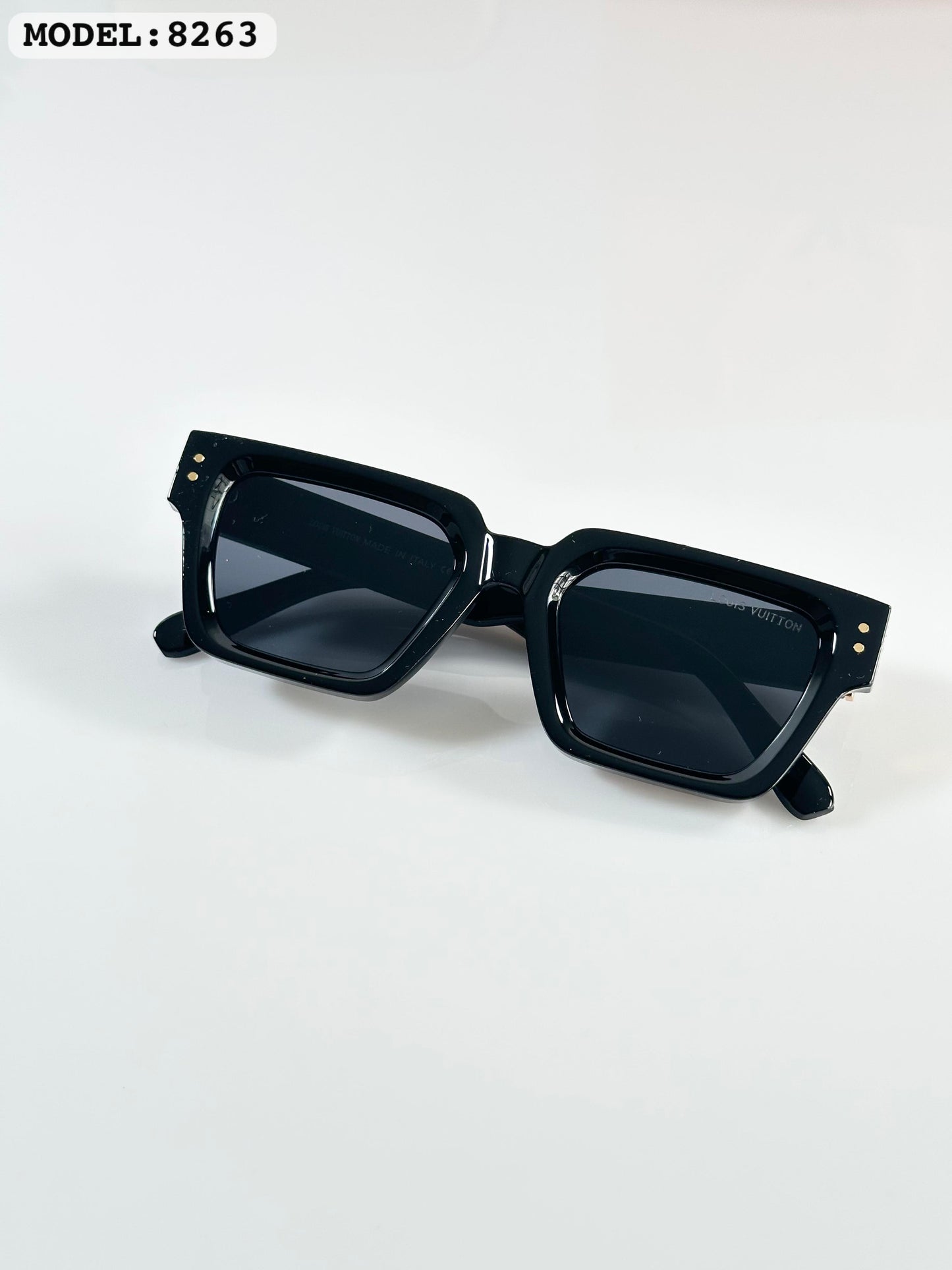 LOUI_S VUITTON 8263