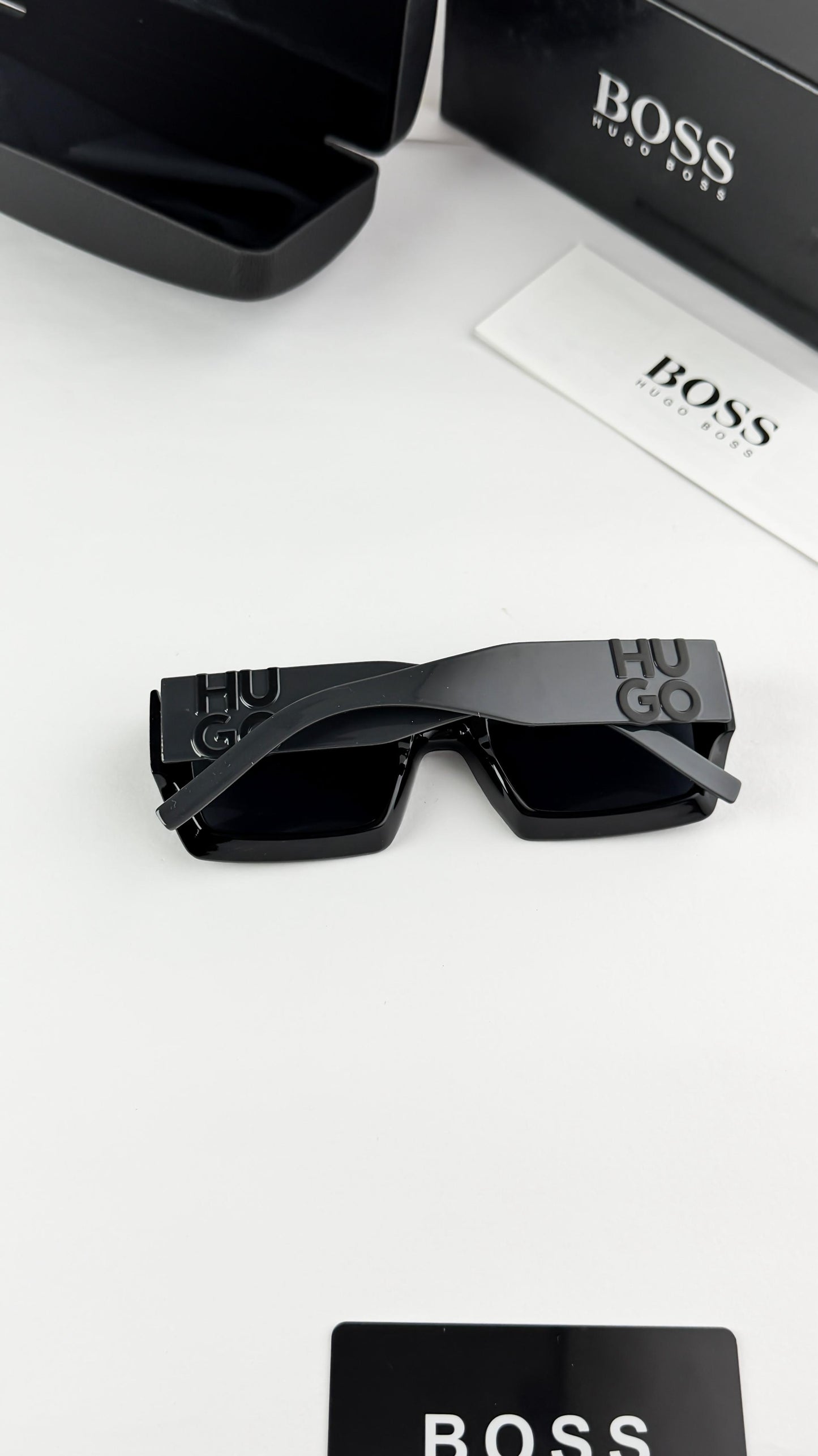 HUG_O BOSS GREY BLACK 1310