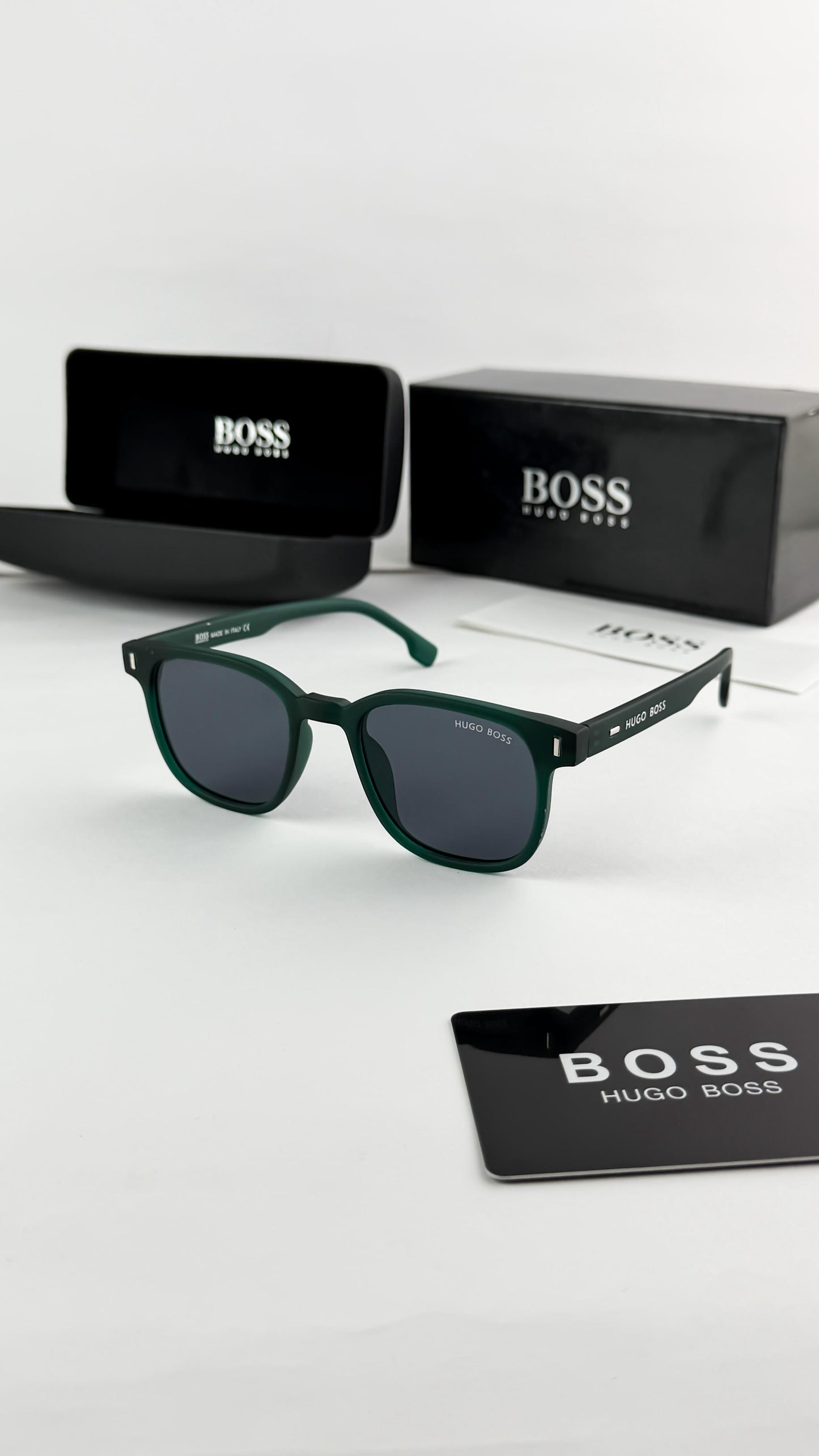 HUG_O BOSS GREEN 0970 SUNGLASSES